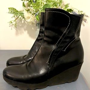 Black Extra Light Italian Boots
